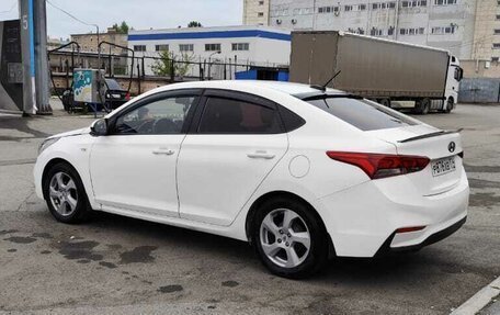 Hyundai Solaris II рестайлинг, 2018 год, 785 000 рублей, 3 фотография