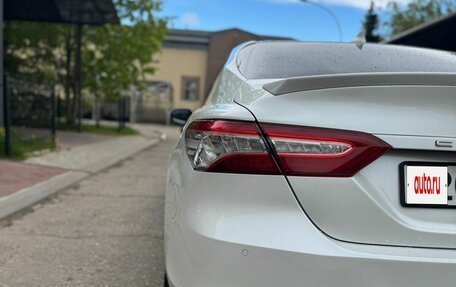 Toyota Camry, 2019 год, 3 300 000 рублей, 4 фотография