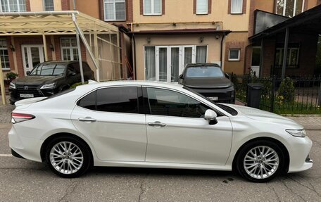 Toyota Camry, 2019 год, 3 300 000 рублей, 10 фотография