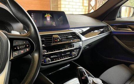 BMW 5 серия, 2019 год, 3 900 000 рублей, 16 фотография