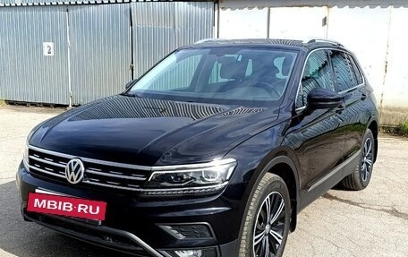 Volkswagen Tiguan II, 2018 год, 3 400 000 рублей, 2 фотография