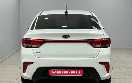 KIA Rio IV, 2018 год, 1 365 000 рублей, 3 фотография