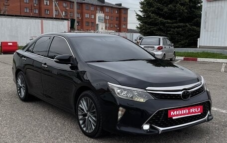 Toyota Camry, 2017 год, 2 300 000 рублей, 11 фотография