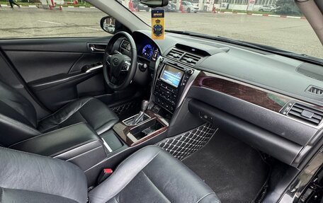Toyota Camry, 2017 год, 2 300 000 рублей, 13 фотография
