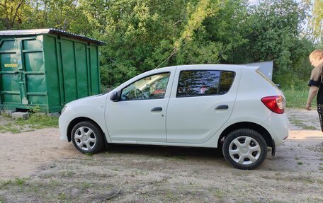 Renault Sandero II рестайлинг, 2014 год, 620 000 рублей, 3 фотография
