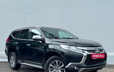 Mitsubishi Pajero Sport III рестайлинг, 2018 год, 2 267 500 рублей, 3 фотография