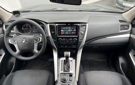 Mitsubishi Pajero Sport III рестайлинг, 2018 год, 2 267 500 рублей, 7 фотография