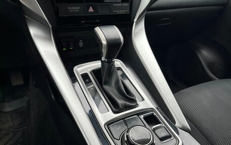 Mitsubishi Pajero Sport III рестайлинг, 2018 год, 2 267 500 рублей, 19 фотография