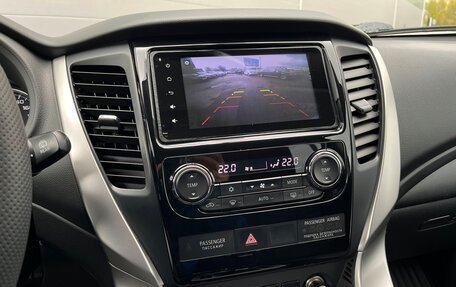 Mitsubishi Pajero Sport III рестайлинг, 2018 год, 2 267 500 рублей, 18 фотография