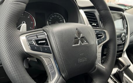 Mitsubishi Pajero Sport III рестайлинг, 2018 год, 2 267 500 рублей, 20 фотография
