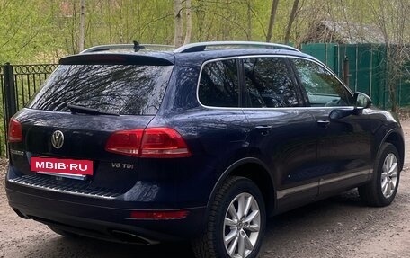 Volkswagen Touareg III, 2011 год, 1 990 000 рублей, 6 фотография
