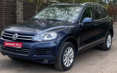 Volkswagen Touareg III, 2011 год, 1 990 000 рублей, 3 фотография