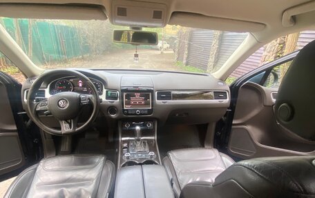 Volkswagen Touareg III, 2011 год, 1 990 000 рублей, 11 фотография
