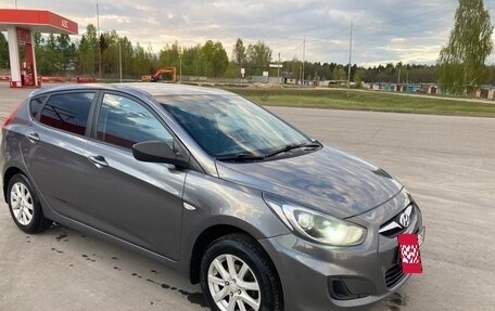 Hyundai Solaris II рестайлинг, 2013 год, 1 200 000 рублей, 3 фотография
