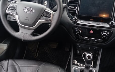 Hyundai Solaris II рестайлинг, 2021 год, 1 550 000 рублей, 1 фотография
