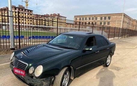 Mercedes-Benz E-Класс, 2000 год, 850 000 рублей, 10 фотография