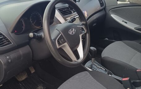 Hyundai Solaris II рестайлинг, 2012 год, 950 000 рублей, 7 фотография