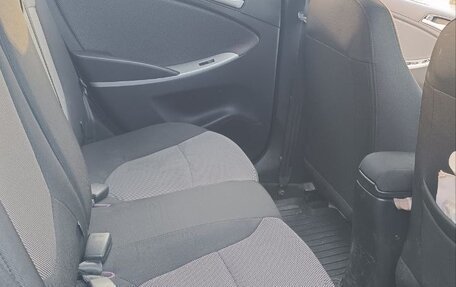 Hyundai Solaris II рестайлинг, 2012 год, 950 000 рублей, 5 фотография