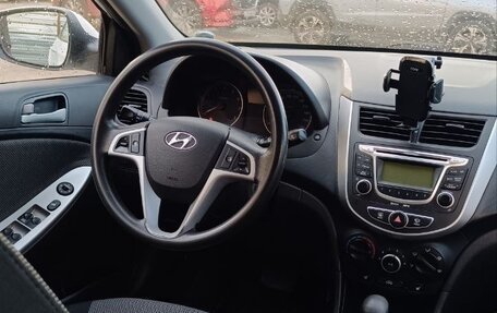 Hyundai Solaris II рестайлинг, 2012 год, 950 000 рублей, 6 фотография