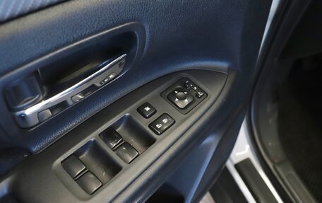 Mitsubishi Outlander III рестайлинг 3, 2014 год, 1 370 000 рублей, 9 фотография