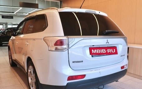 Mitsubishi Outlander III рестайлинг 3, 2014 год, 1 370 000 рублей, 7 фотография