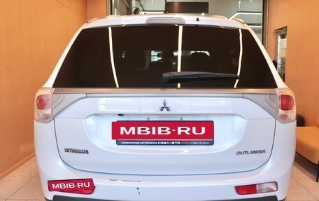 Mitsubishi Outlander III рестайлинг 3, 2014 год, 1 370 000 рублей, 6 фотография