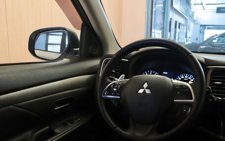 Mitsubishi Outlander III рестайлинг 3, 2014 год, 1 370 000 рублей, 19 фотография
