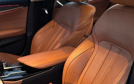 BMW 5 серия, 2018 год, 3 590 000 рублей, 13 фотография