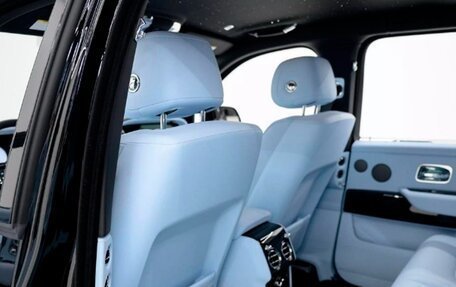 Rolls-Royce Cullinan, 2024 год, 128 970 000 рублей, 16 фотография