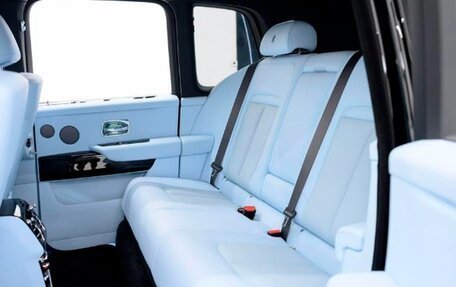 Rolls-Royce Cullinan, 2024 год, 128 970 000 рублей, 17 фотография