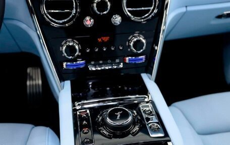 Rolls-Royce Cullinan, 2024 год, 128 970 000 рублей, 15 фотография