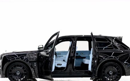 Rolls-Royce Cullinan, 2024 год, 128 970 000 рублей, 28 фотография