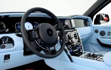 Rolls-Royce Cullinan, 2024 год, 128 970 000 рублей, 35 фотография