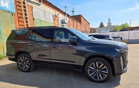 Cadillac Escalade V, 2022 год, 11 555 555 рублей, 2 фотография