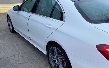 Mercedes-Benz E-Класс, 2017 год, 3 800 000 рублей, 4 фотография