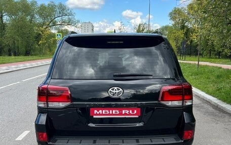 Toyota Land Cruiser 200, 2017 год, 7 500 000 рублей, 5 фотография