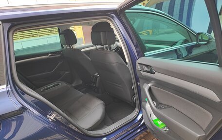 Volkswagen Passat B8 рестайлинг, 2019 год, 2 100 000 рублей, 13 фотография
