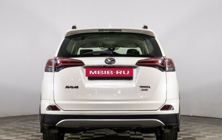 Toyota RAV4, 2016 год, 1 860 000 рублей, 6 фотография