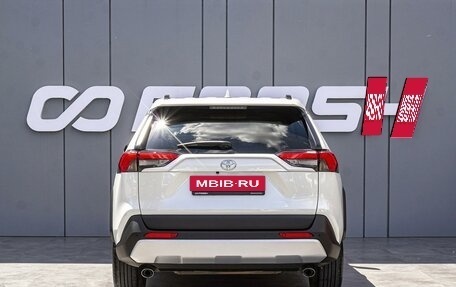 Toyota RAV4, 2023 год, 3 798 000 рублей, 4 фотография