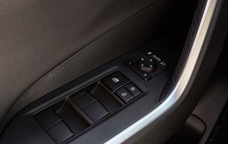Toyota RAV4, 2023 год, 3 798 000 рублей, 19 фотография