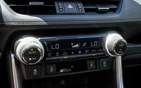 Toyota RAV4, 2023 год, 3 798 000 рублей, 15 фотография