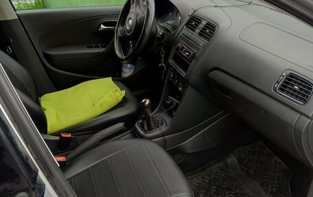 Volkswagen Polo VI (EU Market), 2012 год, 850 000 рублей, 2 фотография