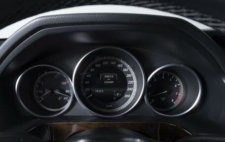 Mercedes-Benz E-Класс, 2013 год, 1 999 000 рублей, 19 фотография