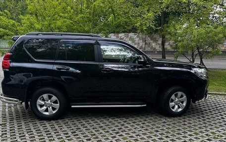 Toyota Land Cruiser Prado 150 рестайлинг 2, 2021 год, 6 700 000 рублей, 4 фотография