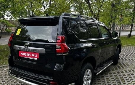 Toyota Land Cruiser Prado 150 рестайлинг 2, 2021 год, 6 700 000 рублей, 5 фотография