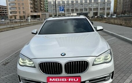 BMW 7 серия, 2015 год, 2 750 000 рублей, 17 фотография