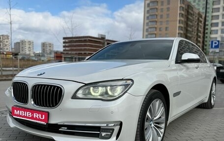 BMW 7 серия, 2015 год, 2 750 000 рублей, 18 фотография
