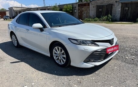 Toyota Camry, 2019 год, 2 700 000 рублей, 10 фотография