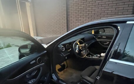 Mercedes-Benz E-Класс, 2019 год, 4 000 000 рублей, 10 фотография