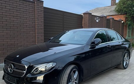 Mercedes-Benz E-Класс, 2019 год, 4 000 000 рублей, 3 фотография